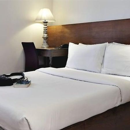 Hotel Durban Makati City Exterior foto